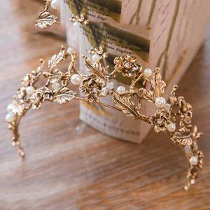 Gold Floral Pearl Hair Accessory